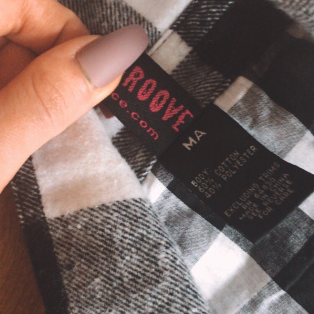 b&w flannel 🤍🖤 - Picture 8 of 9